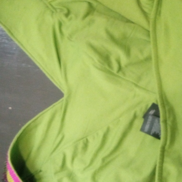 Green Graphics Sequins Top - by Flying Tomato Size XL - Picture 5 of 15